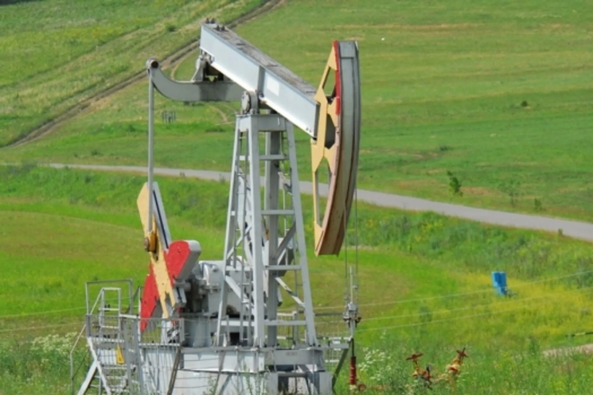 Татнефть добыча. Станок качалка татнефть. скважина татнефть. татнефть добыча нефти. бавлынефть татнефть.