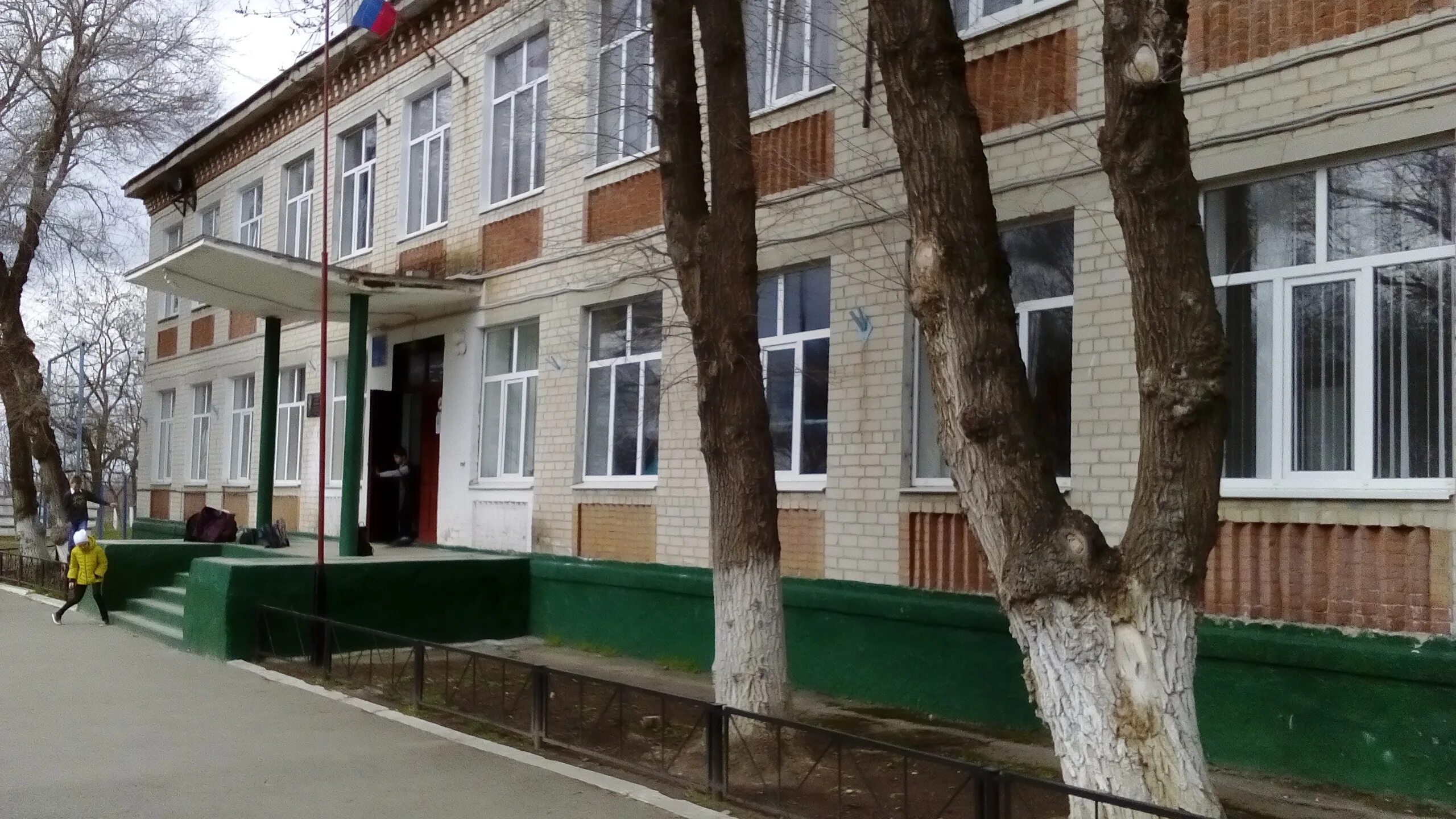 медицинский центр дом с зеленой крышей невинномысск. светлана глушко невинномысск. невинномысск магазин магнит улица менделеева. зеленая крыша невинномысск. аллея невинномысск.