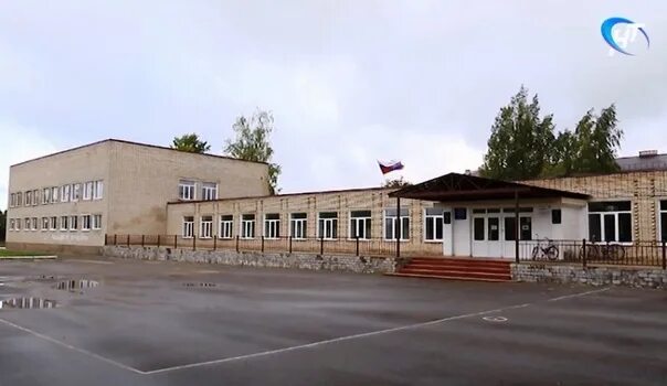 Директор школы поселка шимск. В п шимске школу. В п шимске школу. Школа шимск. Школа шимск.