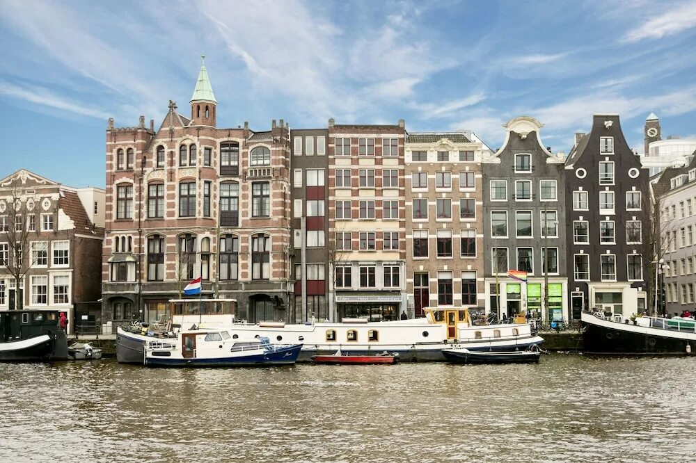 Нидерланды отель номер. Отель inntel hotels amsterdam zaandam, нидерланды. Дом музей анны франк в амстердаме. Хэмптон амстердам. Hotel amsterdam.
