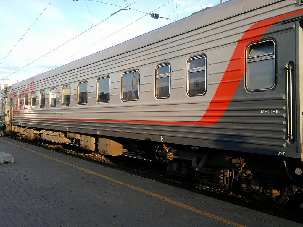 Спб челябинск поезд. Поезд Мурманск-Санкт-Петербург. Поезд Челябинск. Питер Мурманск поезд. Поезд Челябинск Санкт-Петербург.