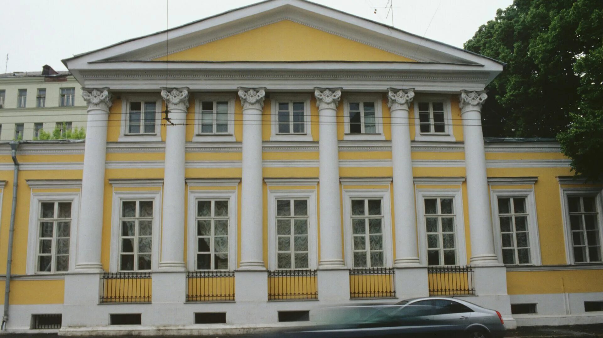 Сорок здание