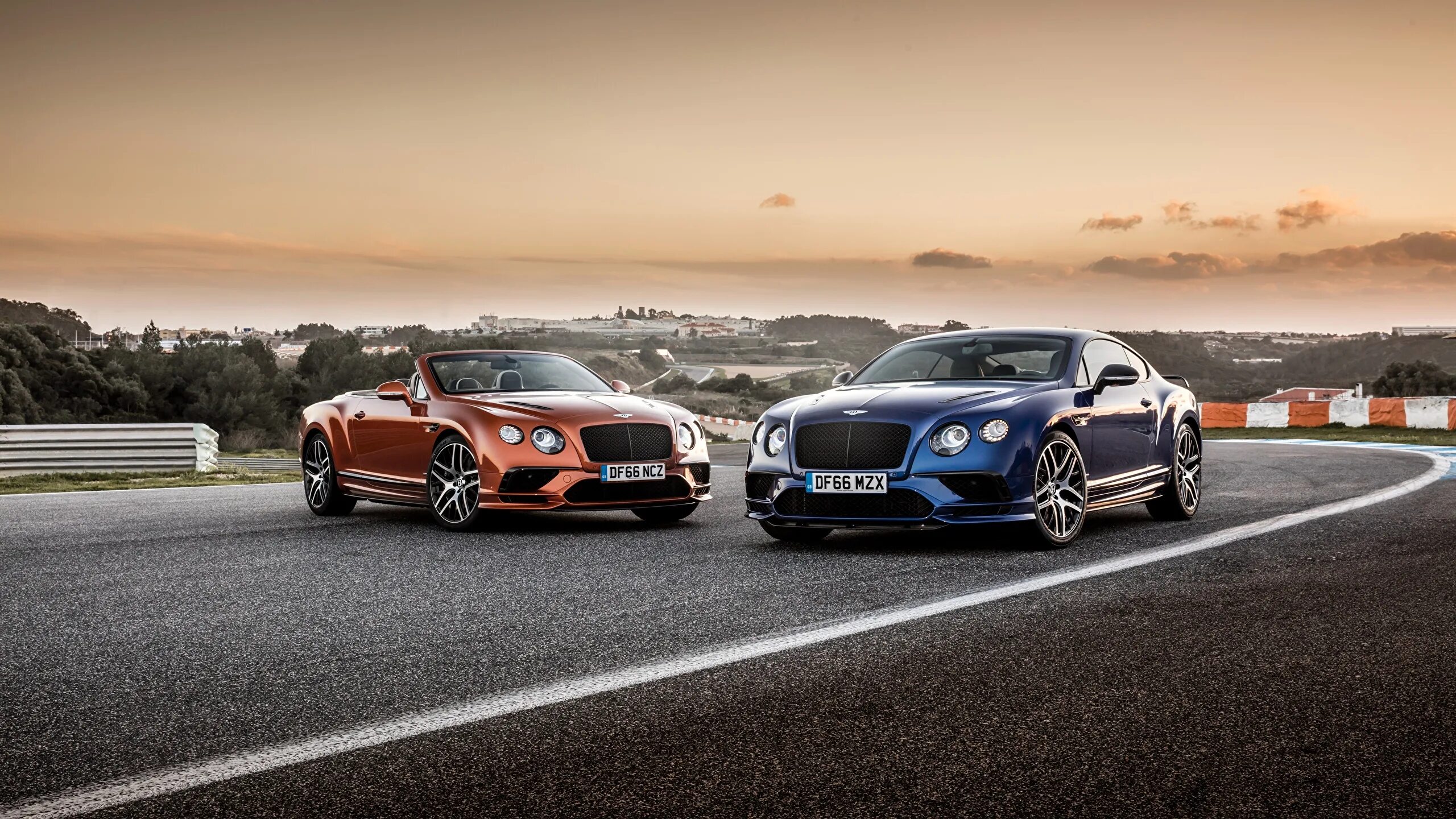 две машины аниме.