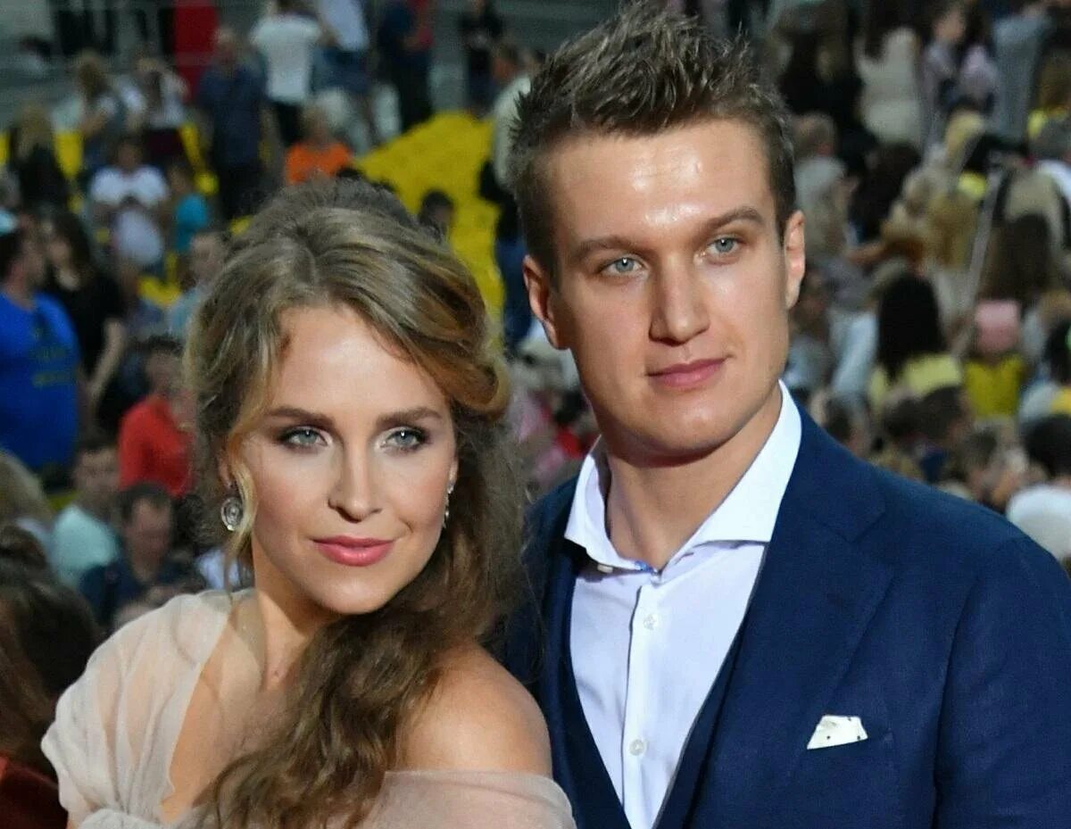 Анатолий Руденко с женой Еленой Дудиной. Архивное фото Couples, Couple photos, P