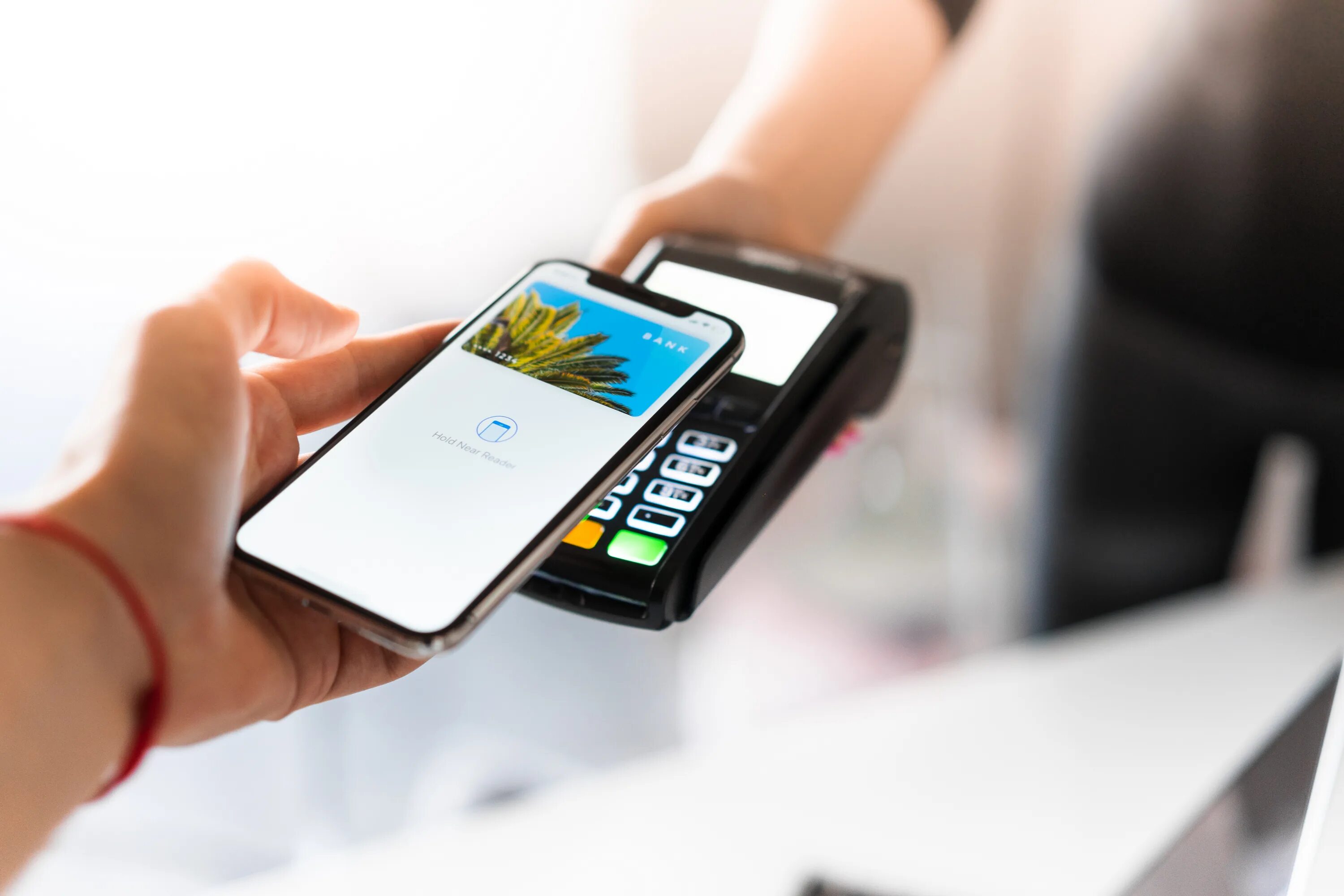 Телефон android nfc. Apple pay nfc. платежные системы apple pay. оплата эппл пей. оплата смартфоном.