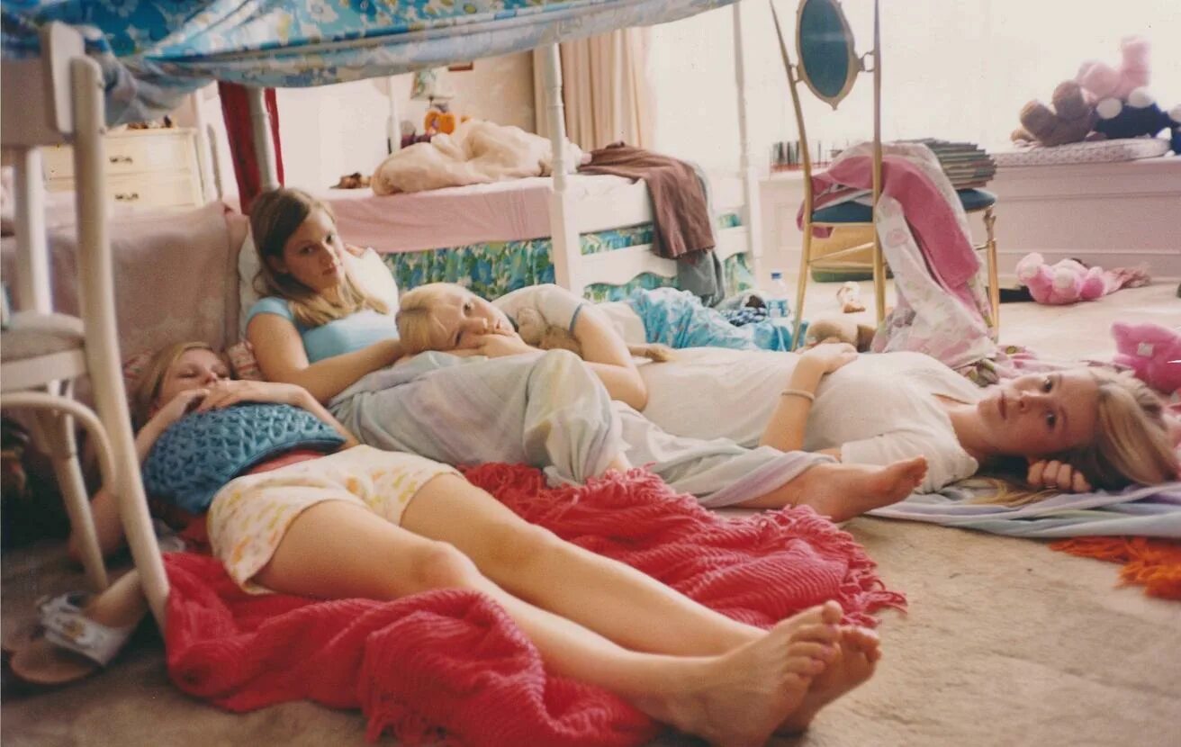 Девственницы-самоубийцы (1999). The virgin suicides