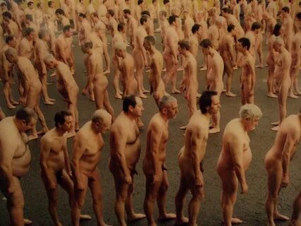 Spencer Tunick naked people на съемках.