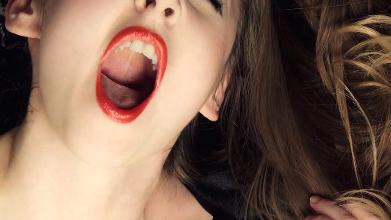 4 рот девушки. Девушки с открытыми ртами. девушка с открытым ртом. девушка открыла рот. красивые девушки с открытым ртом.