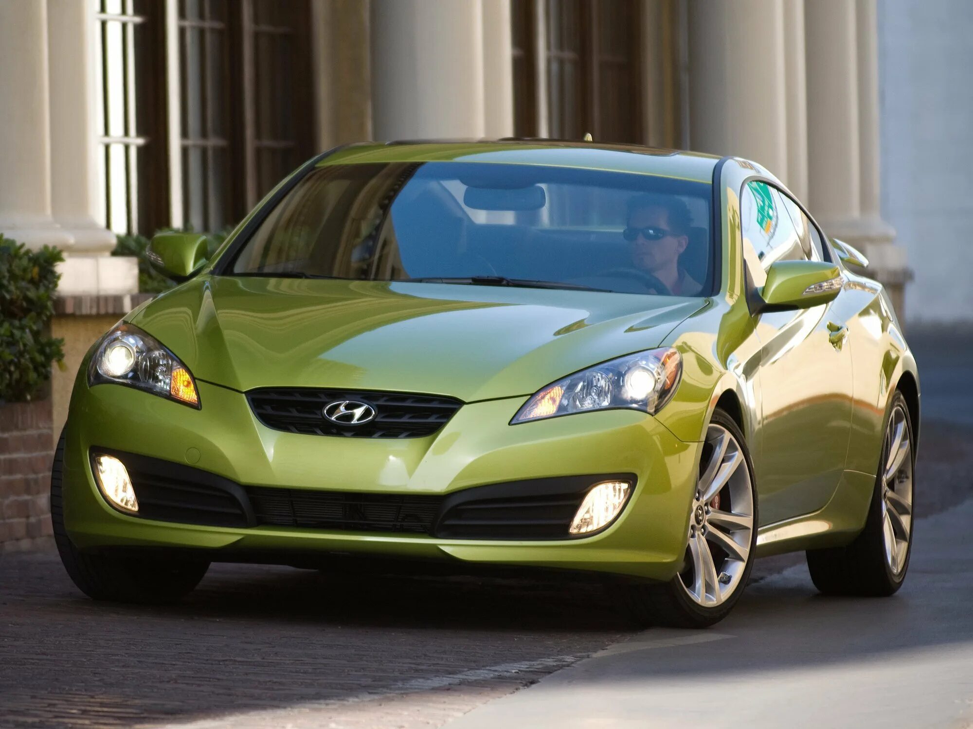 Бюджетные легковые автомобили. Hyundai Genesis Coupe, 2009 год. Hyundai Genesis Coupe 2008. Hyundai Genesis Coupe 2. Hyundai Genesis Coupe 2010.