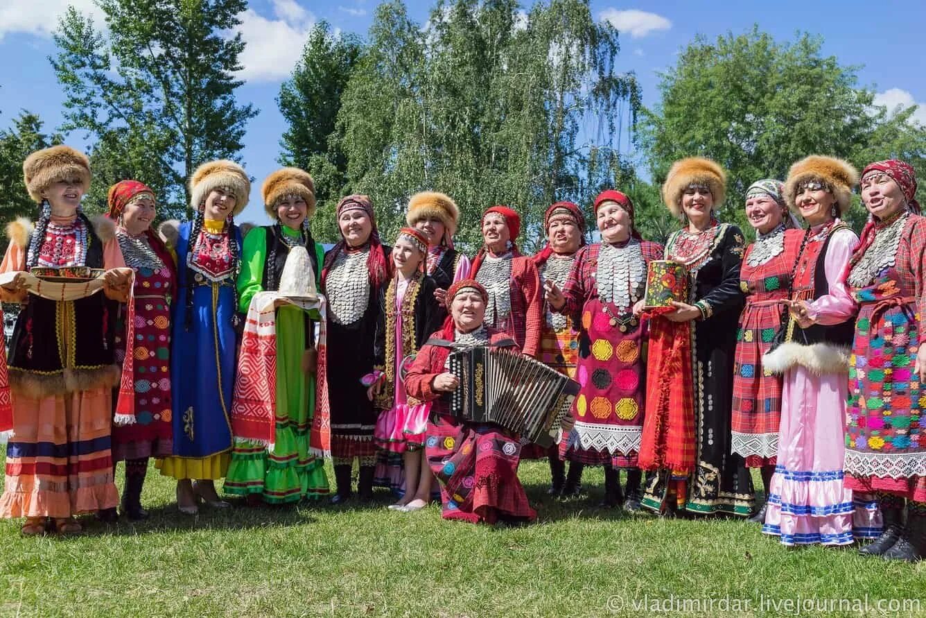 Праздник гербер в удмуртии. Традиции удмуртов гербер. Гербер народ. Гербер народ. Удмуртский национальный праздник гербер.