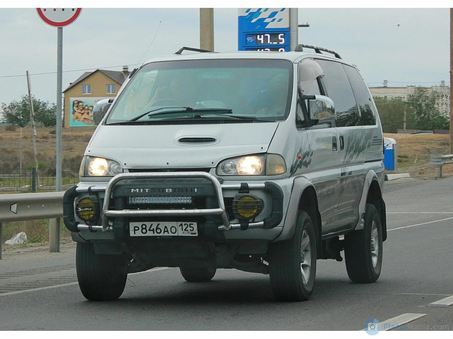 Делику в приморском крае. Делика на 33 колесах. Mitsubishi delica степь. Mitsubishi delica p35w. Mitsubishi delica p35w.