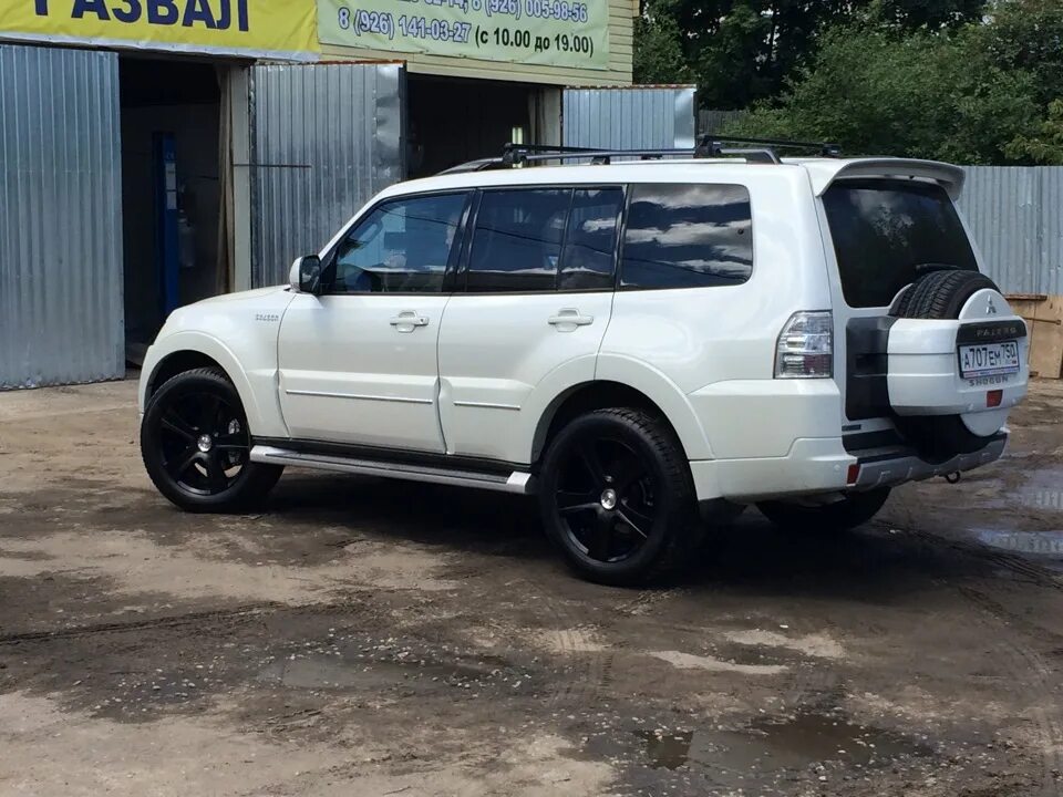 Митсубиси Паджеро 4 r20. Mitsubishi Pajero 3 r20. Колеса на Mitsubishi Pajero r18. Mitsubishi Pajero 4 диски. Mitsubishi pajero шины