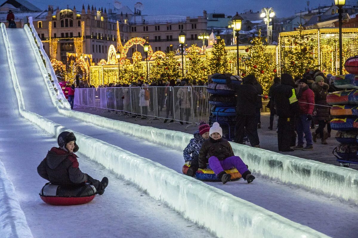 Никольские ряды санкт-петербург каток. Горка в санкт-петербурге никольский ряды. Горка в санкт-петербурге никольский ряды. Нефтеюганск ледовый городок. Ледяная горка спб.