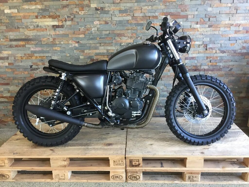 Мотоцикл комбат 400 купить. Mash 400 Scrambler. Комбат 400 скремблер. Мотоцикл комбат Классик 400 скремблер. Мотоцикл скремблер 400 кубов.