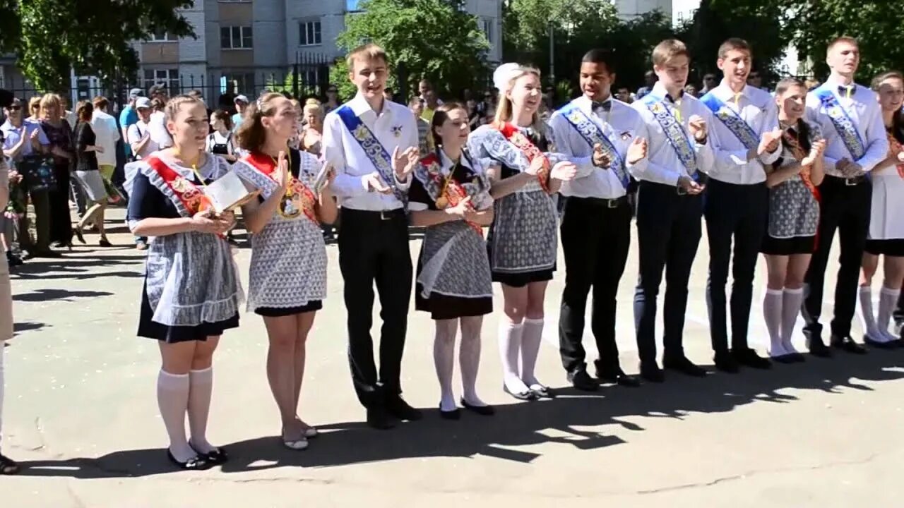 Школа мы тебя не забудем никогда песня. Директор шатровской средней школы. Школьные годы чудестны. Школа мы тебя не забудем никогда. Помним не забудем никогда.