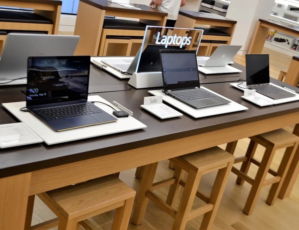 Computers can store. Computer store. computer shop.