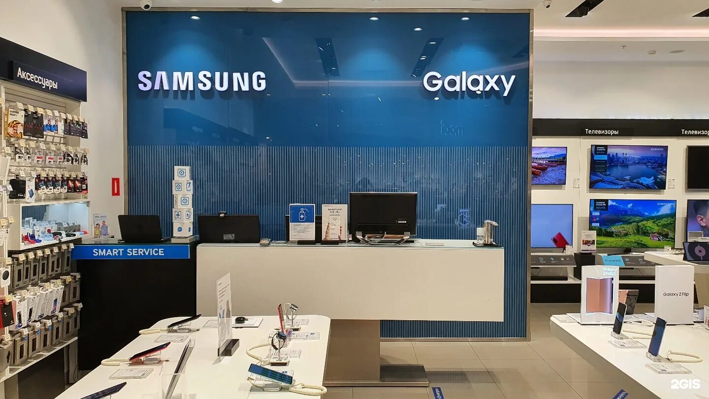 Samsung хабаровск купить. Фирменные магазины Samsung. Самсунг магазин. Фирменный магазин самсунг. Фирменный магазин самсунг в Рязани.