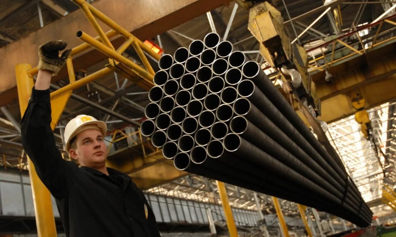 Александр павлович ridgid. Трубные работы. Трубы завода. Ноябрьск трубный завод. Сварка трубопроводов.
