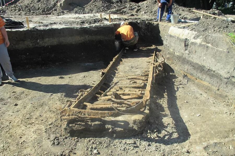 Раскоп в новом Калининграде. Раскопки в Калининградской области. Археология в Калининграде. Находки в Калининграде. Находки калининград