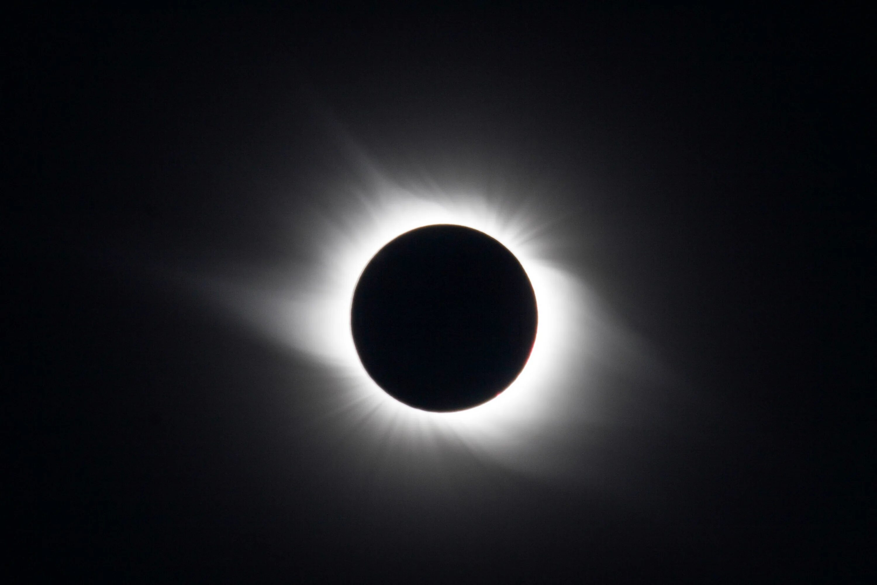 Lunar eclipse 2025. Solar eclipse 2025. солнечное затмение вид из космоса. солнечное затмение 2025 года. открытки с солнечным затмением.