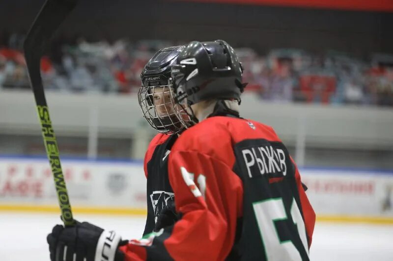 Нефтяник 2009. Александр романовский хоккей. Рубин тюмень хоккей. Хк волна 2009. Нефтяник 2009.