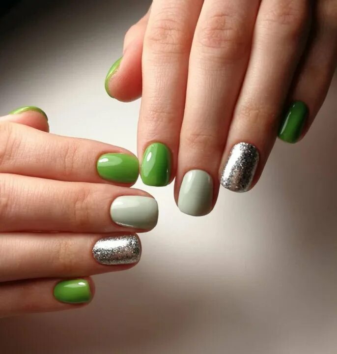 green nails Green nail polish, Green nails, Nail polish