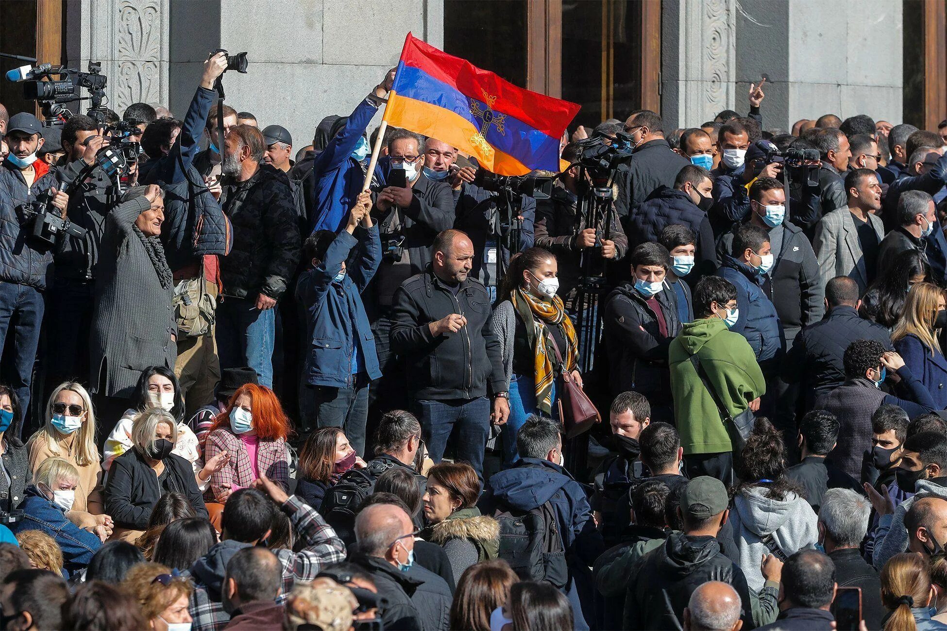 Пашинян против россии. Пашинян на протестах в Армении. Армянская оппозиция в Ереване (2008). Митинг Армении против Пашиняна. Армения революция 2018 Пашинян.