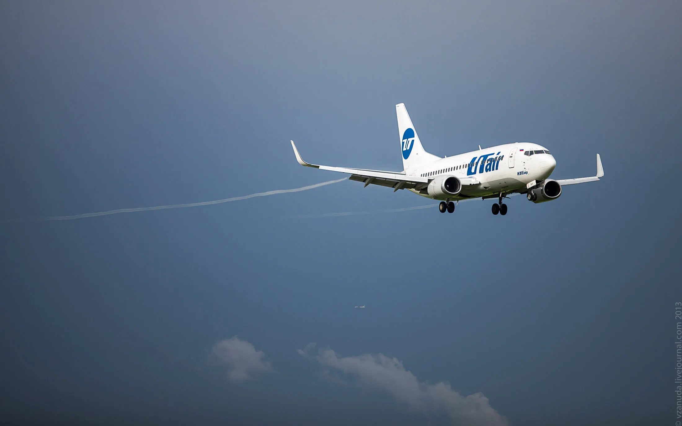 Ютэйр 2025. Самолеты utair авиакомпании. самолет ютэйр. ан 72 ютэйр. самолёт ютэйр фото.