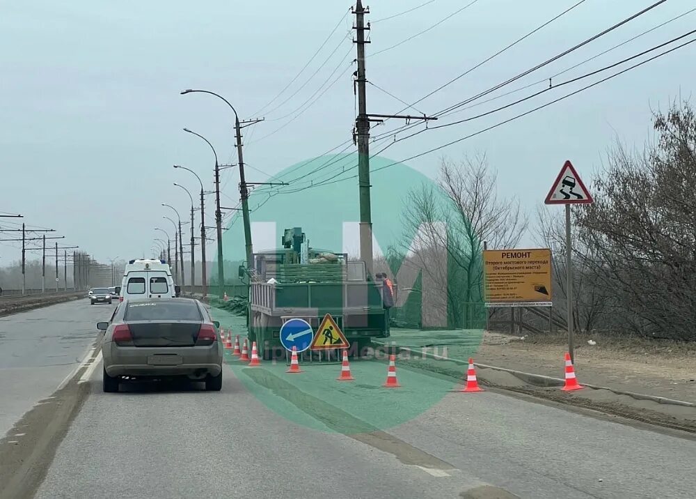 Октябрьский мост закрывают. Пешеходный мост в октябрьске. октябрьский мост липецк. ограждений октябрьского моста. ремонтируют октябрьский мост.