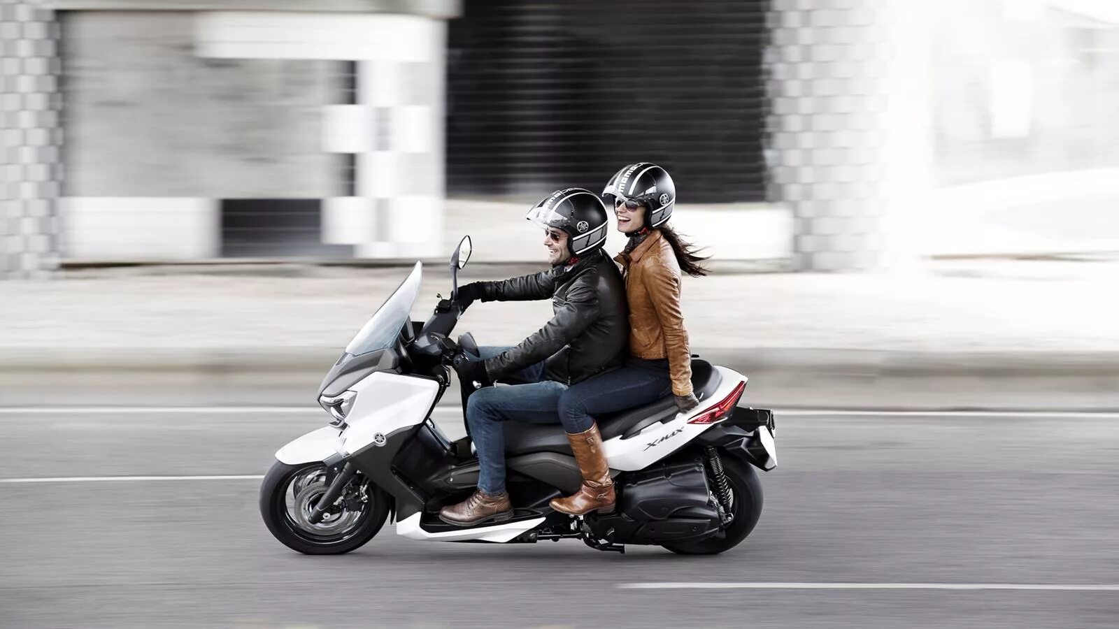 Скутер пассажир. Scooter x-Max 400. Yamaha x Max 2023. Maxi Yamaha x Max. Байк x Max 400.