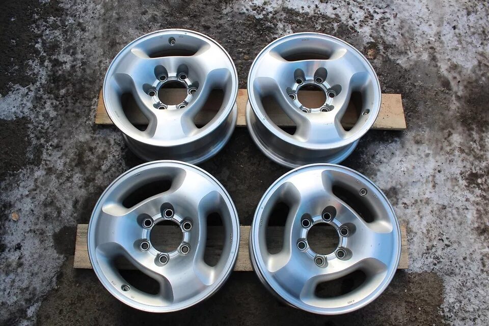 Диски на уаз патриот r17 литые. Крамз скиф r16 вес. Диски r17 5x114. Купить колпак приус 20 радиус 16 красноярск. Диски иркутск 16.