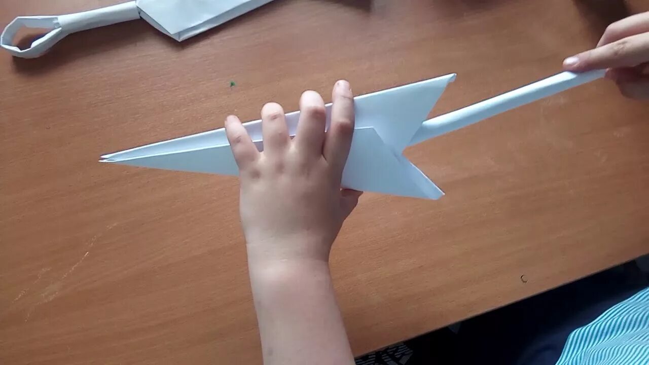 Оригами ножик кунай. Кунай из бумаги а4. Оригами кунай Наруто. Ножик кунай из бумаги