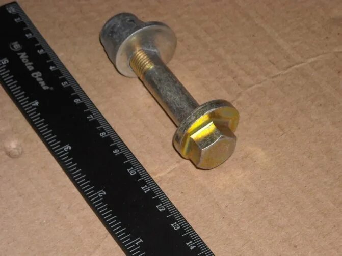 Болты для развала схождения. Регулировочные болты ваз 2114. болт развала 2114. развальные болты ваз 2114. эксцентриковый болт ваз 2109.