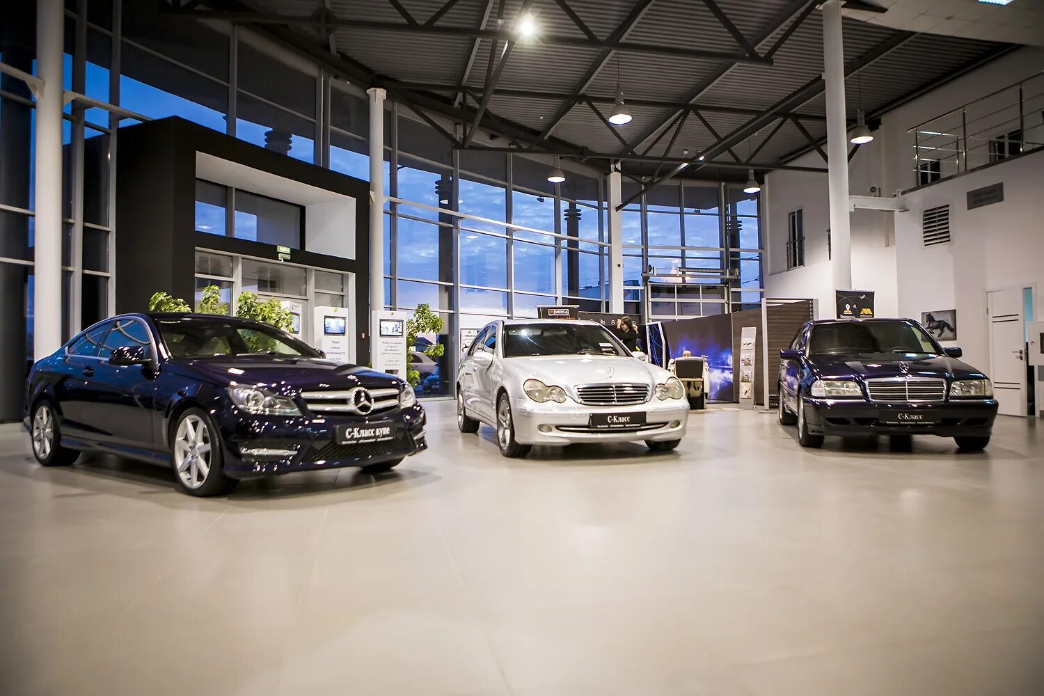 Pioneer 2022 car audio. Car audio в bentley continental 2008 speakers. Mercedes benz новосибирск автосалон. Музыкален центр авто. Музыкален центр авто.