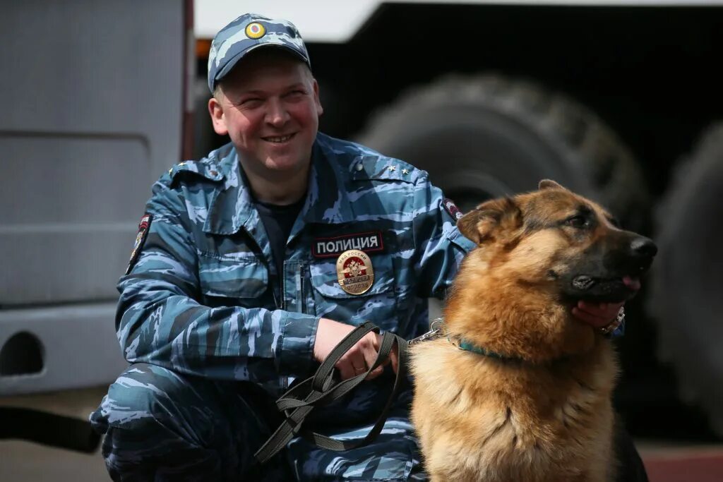 Кинологический центр Хорс Климовск. Инспектор кинолог МВД. Кинолог ППС. Кинологи на службе в полиции. Московских кинолог