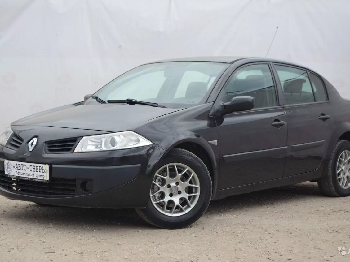 File:2007 Renault Megane Dynamique 1.6 Front.jpg - Wikipedia