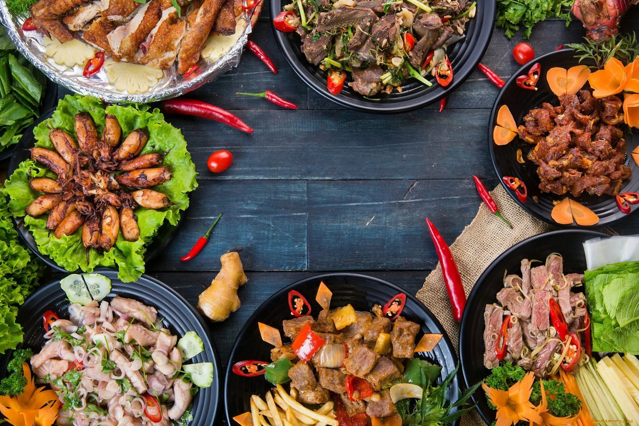 Ассорти еда. Еда ассорти красивая картинка. Ассорти еда. Ассорти на деревянной доске. Мясное ассорти.