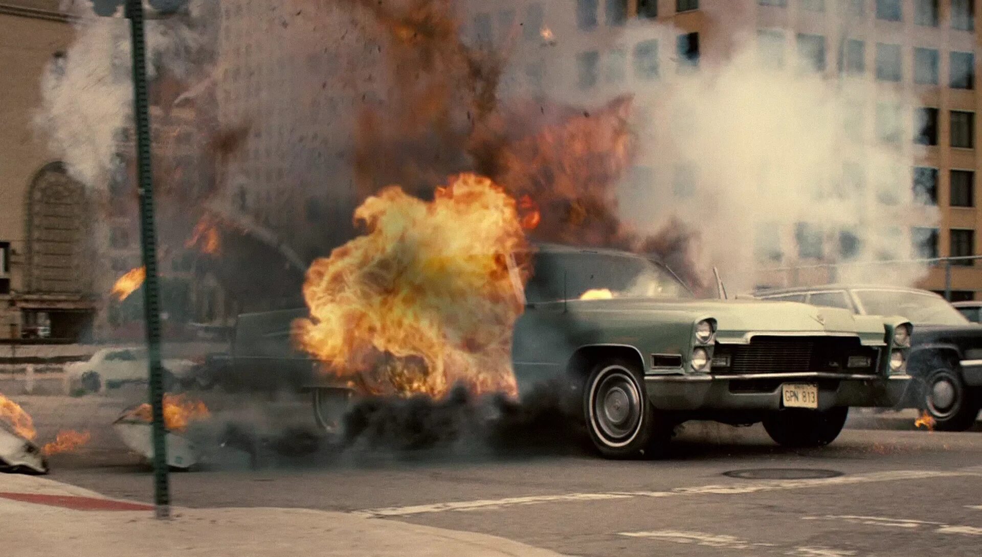 Машины едут и стреляют. Взрыв машины Кадр из фильма. Форсаж взрывы машин.