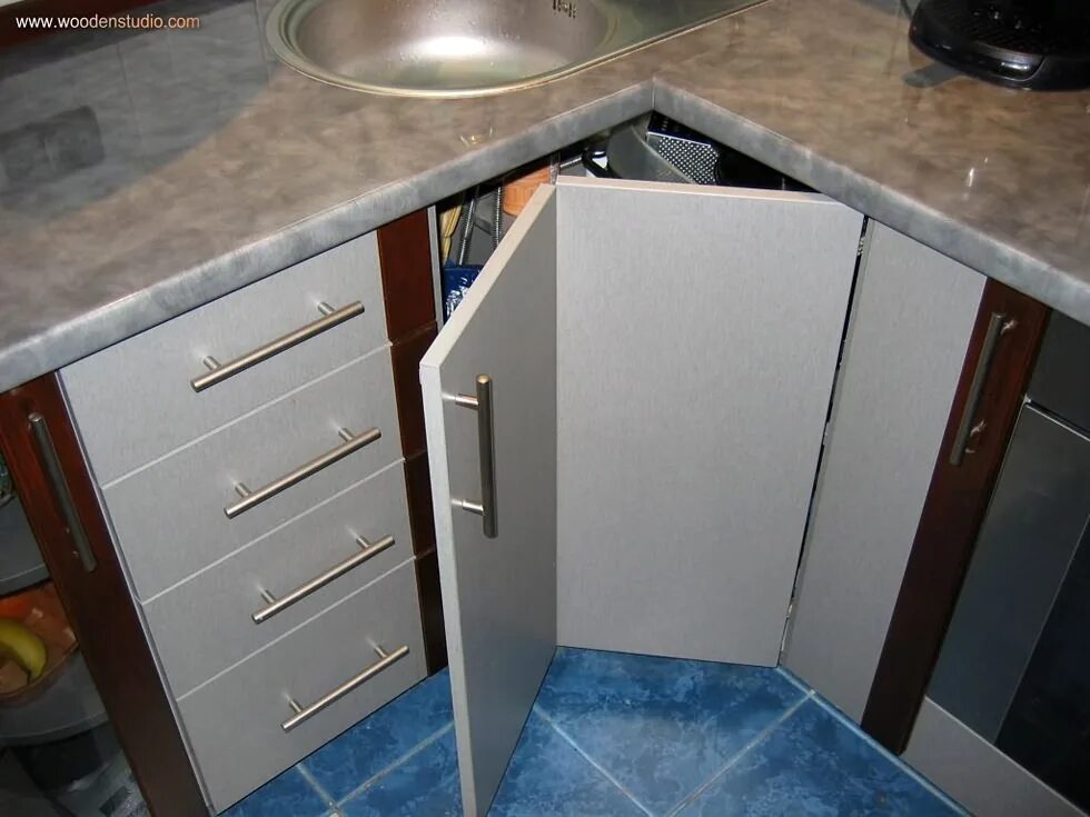 Как будет угловой год выглядеть 23 Kitchen Corner Cabinet Ideas for 2024 Kitchen layout, Corner kitchen cabinet,
