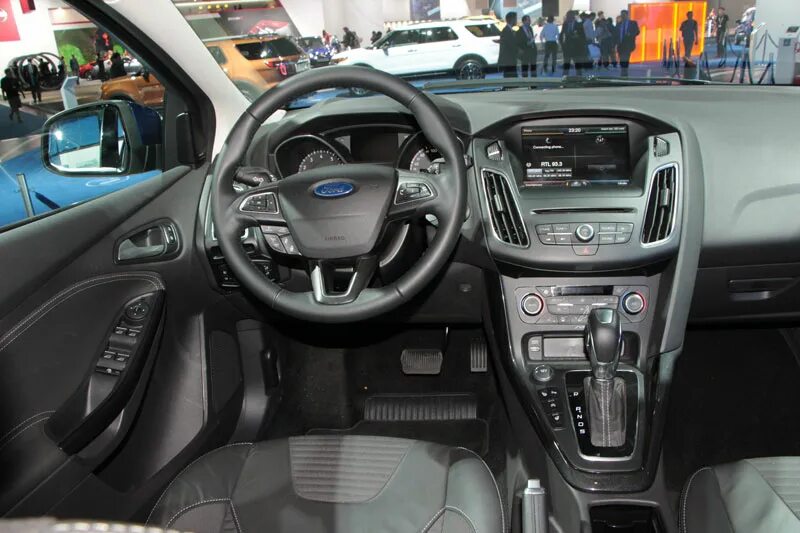 Форд фокус универсал салон. Ford Focus 3 универсал салон. Форд фокус 3 Рестайлинг салон. Ford Focus 2015 салон. Ford Focus 2014 салон.