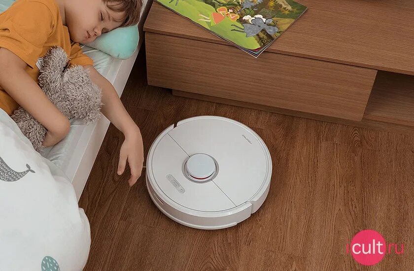 Xiaomi робот пылесос с влажной уборкой какой. Xiaomi roborock s6 pure. робот пылесос для кукол. робот пылесос уборка под кроватью. roborock s7.