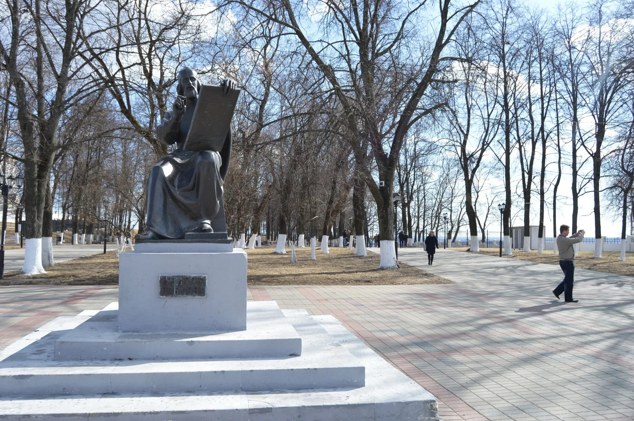 Памятник Андрею Рублеву. Памятник Рублеву во Владимире. Памятник Рублеву во Владимире на Соборной площади. Памятники культуры ивановской области