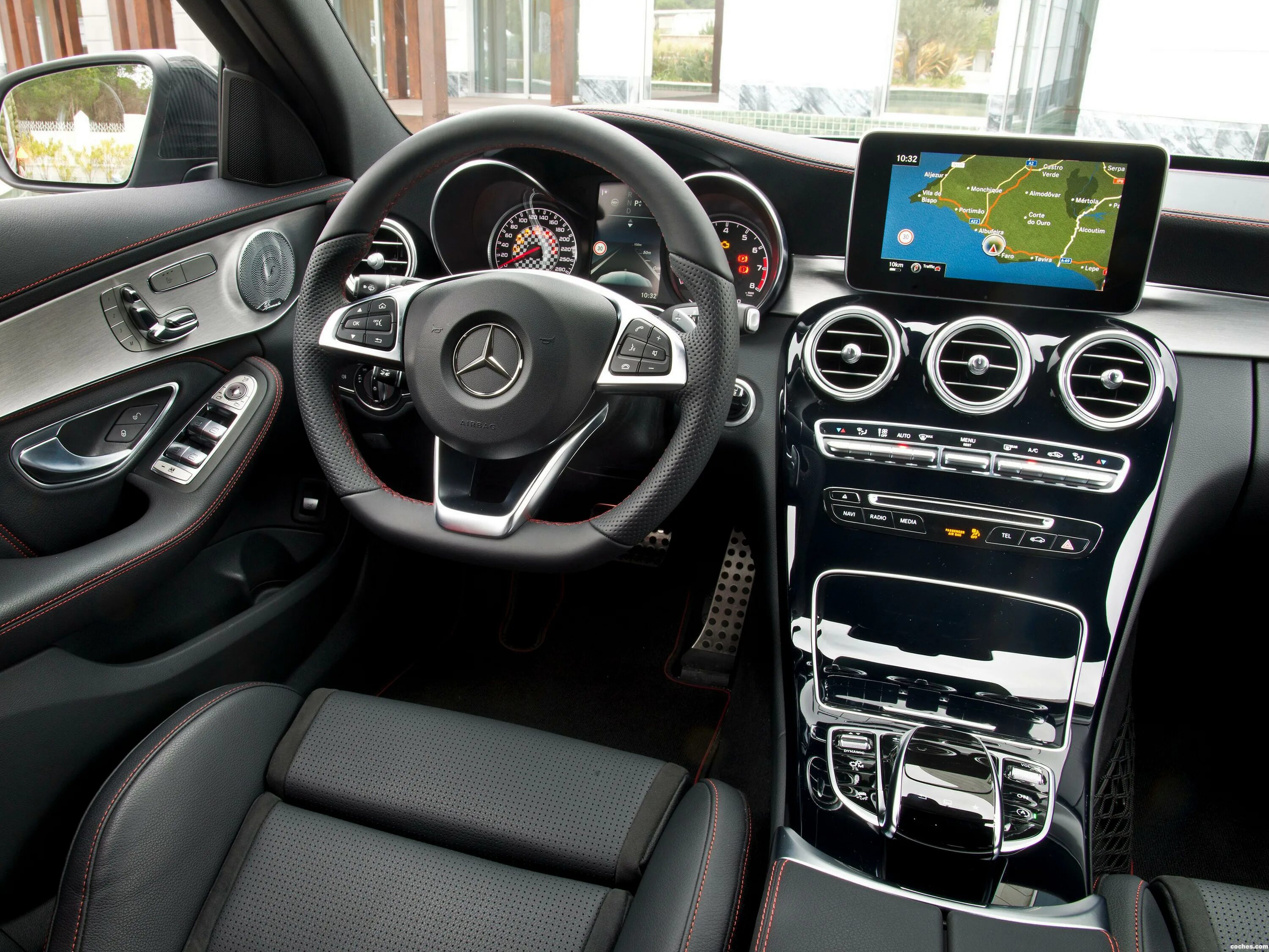 Mercedes c63 amg салон. Мерседес амг 63 салон. Mercedes benz cls 63 салон. Амг комплектация. Mercedes c class w205 amg.