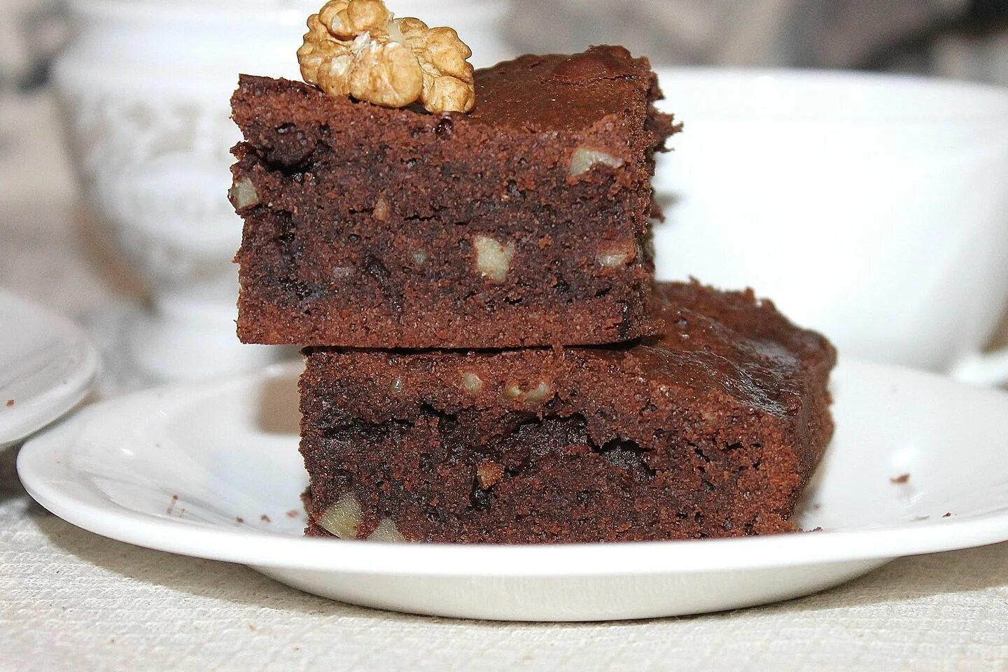 Брауни из ряженки в мультиварке. Торт брауни. Шоколадный брауни в мультиварке. Брауни в мультиварке рецепты. Брауни в мультиварке рецепты.