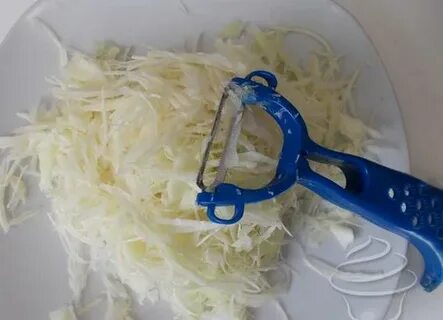 Шинкуем капусту шинковкой ручной