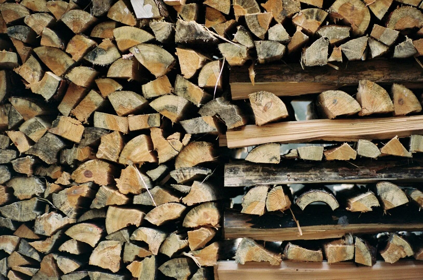 Березовые дрова. Фотообои дрова. Фреска дрова. Остатки древесины. Куплю колотые березовые дрова недорого