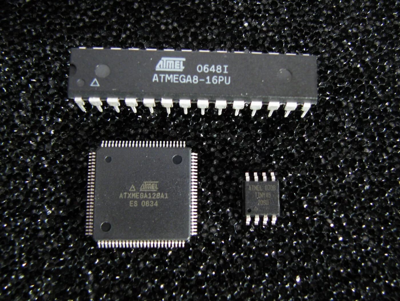 Микроконтроллер Atmel AVR. Микроконтроллер Atmel atxmega128a1 au1309. Микроконтроллер atmega8535-16pu. AVR контроллер Atmel это.