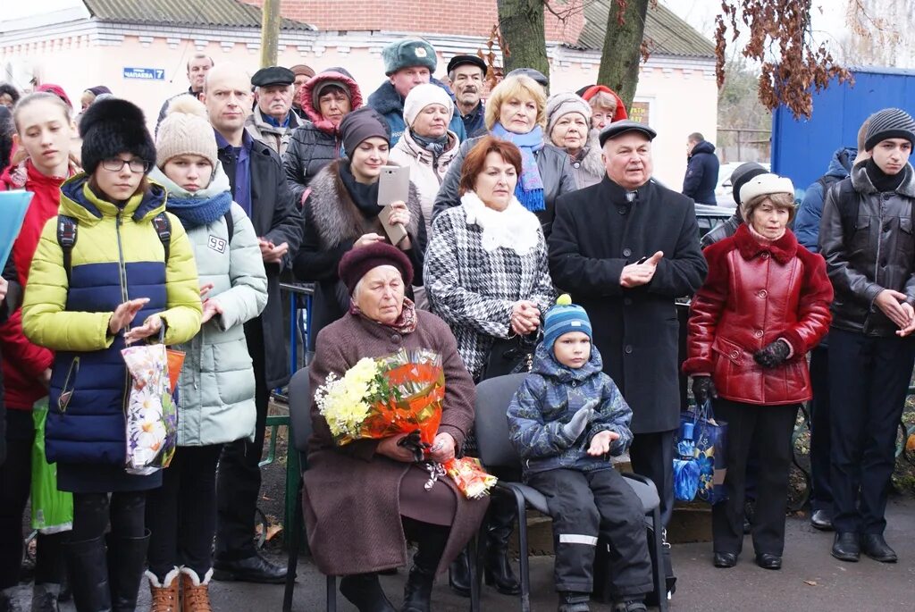 Поселок Змиевка Свердловского района Орловской области. Население Змиевка Орловской области. Поселок Змиевка Свердловский район 2023. Глава Свердловского района Орловской области.