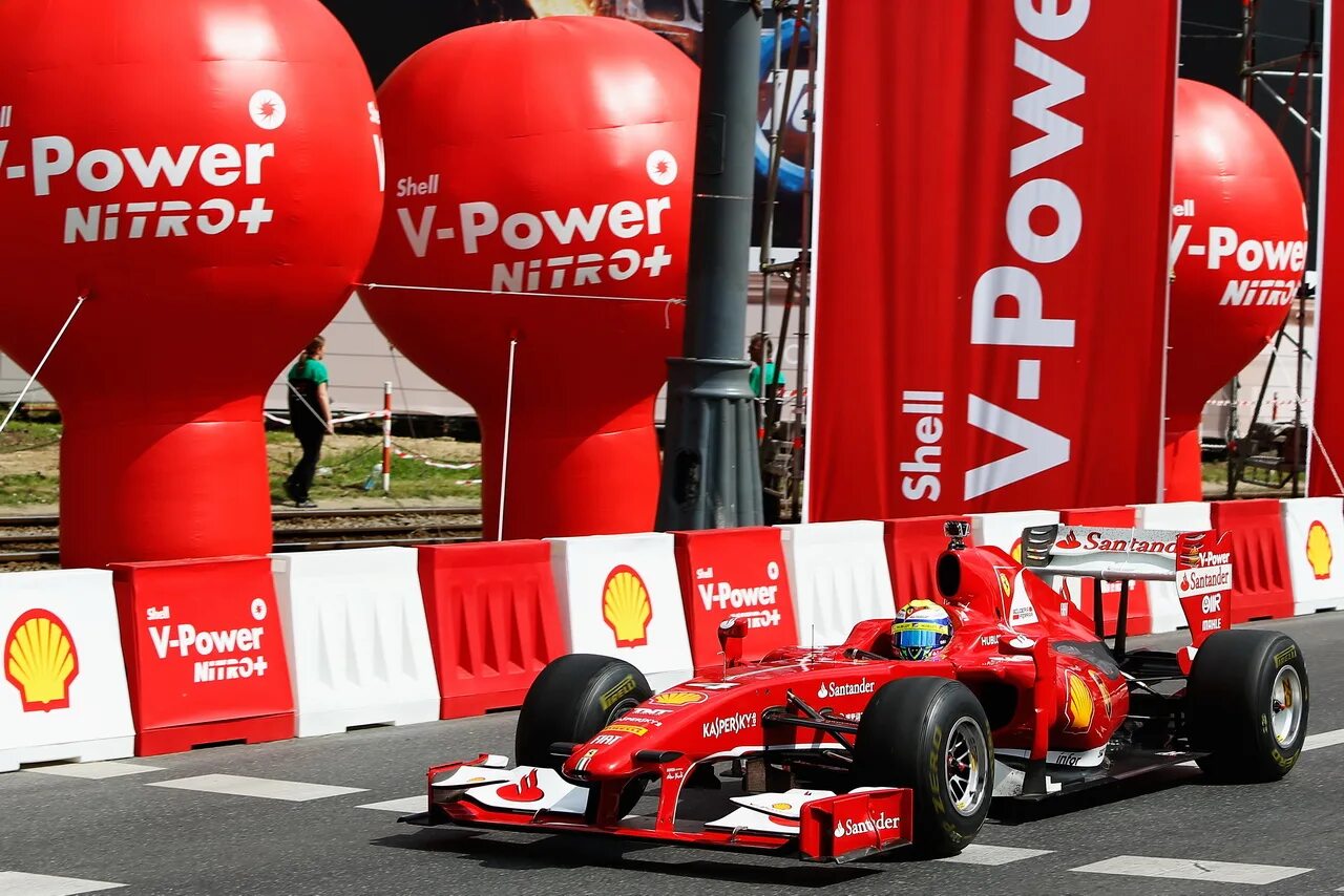 Shell v Power Racing. АЗС Shell v-Power. Shell v Power Nitro+. Бутылка Shell v Power Nitro. Пауэр шелл