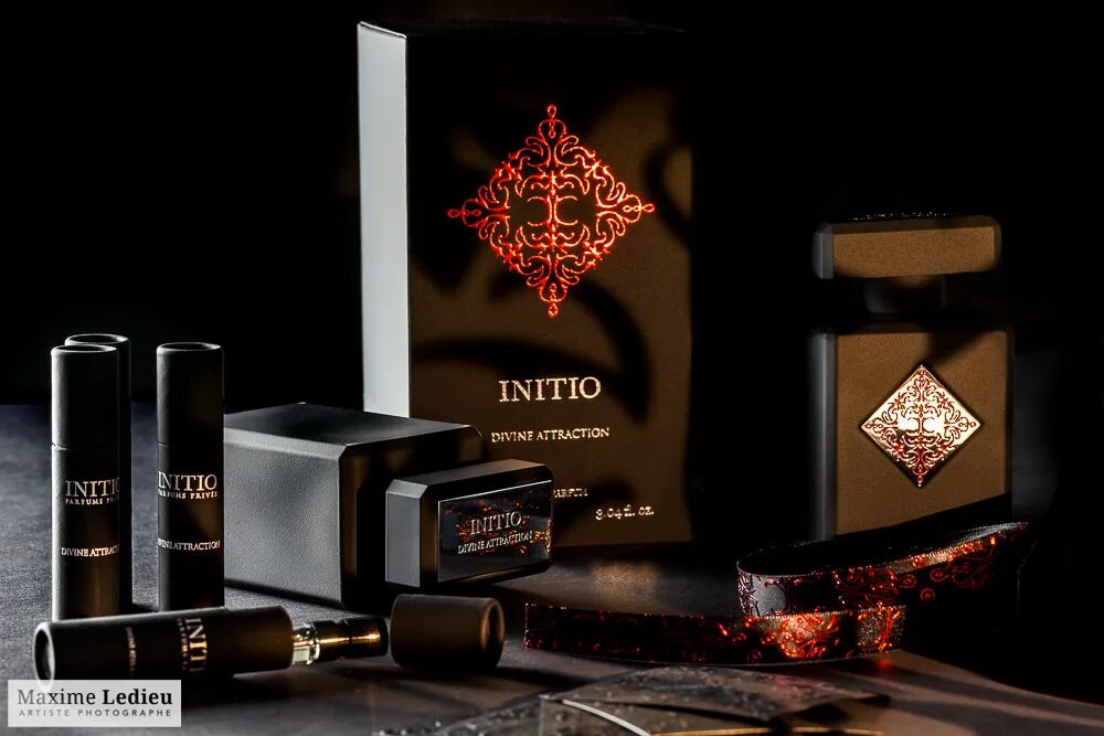 Духи Initio Parfums prives. Initio Divine attraction. Духи инитио черные. Инитио привес. Initio духи оригинал